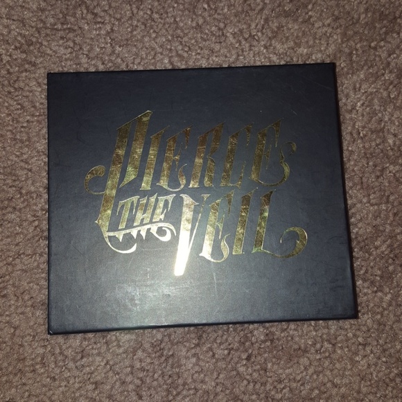 *****5FOR25******.      Pierce the veil DVD and CD - Picture 1 of 3